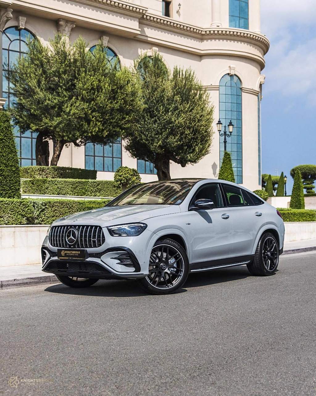 奔驰gle轿跑 梅赛德斯-amg gle 53 coupe灰色独特气质展示,尽显尊贵