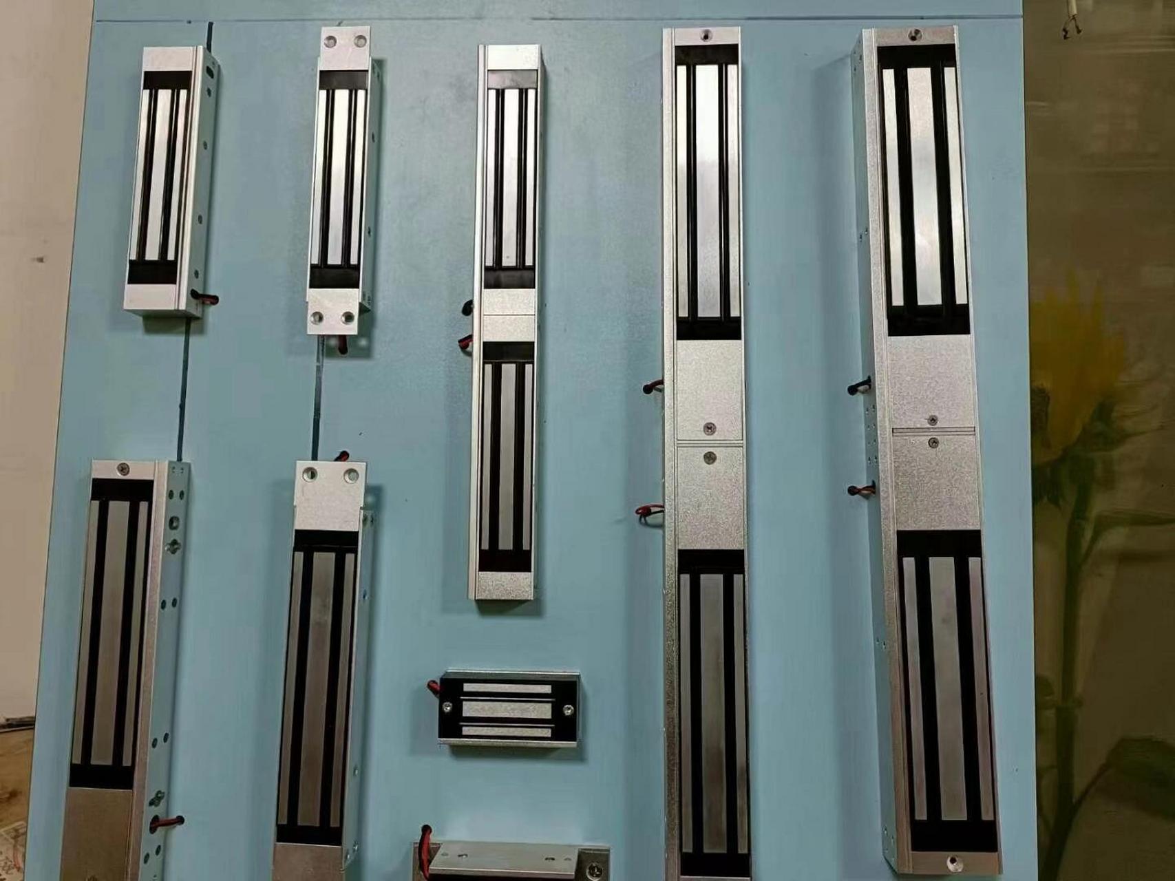 门禁磁力锁是一种高效,安全,便捷的电子锁具,通过电磁吸力锁住铁板