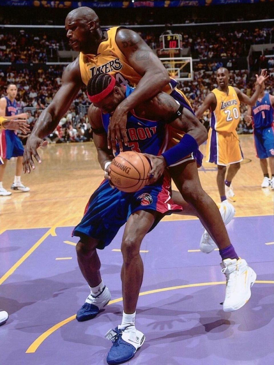 真正的铁血战士 #nba# #nba精彩瞬间# #晒晒我的桌面# #壁纸# #华莱士