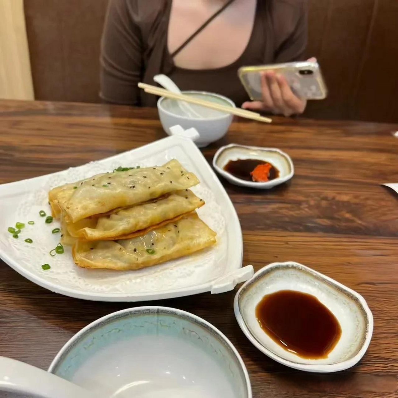 和美女一起吃早餐!