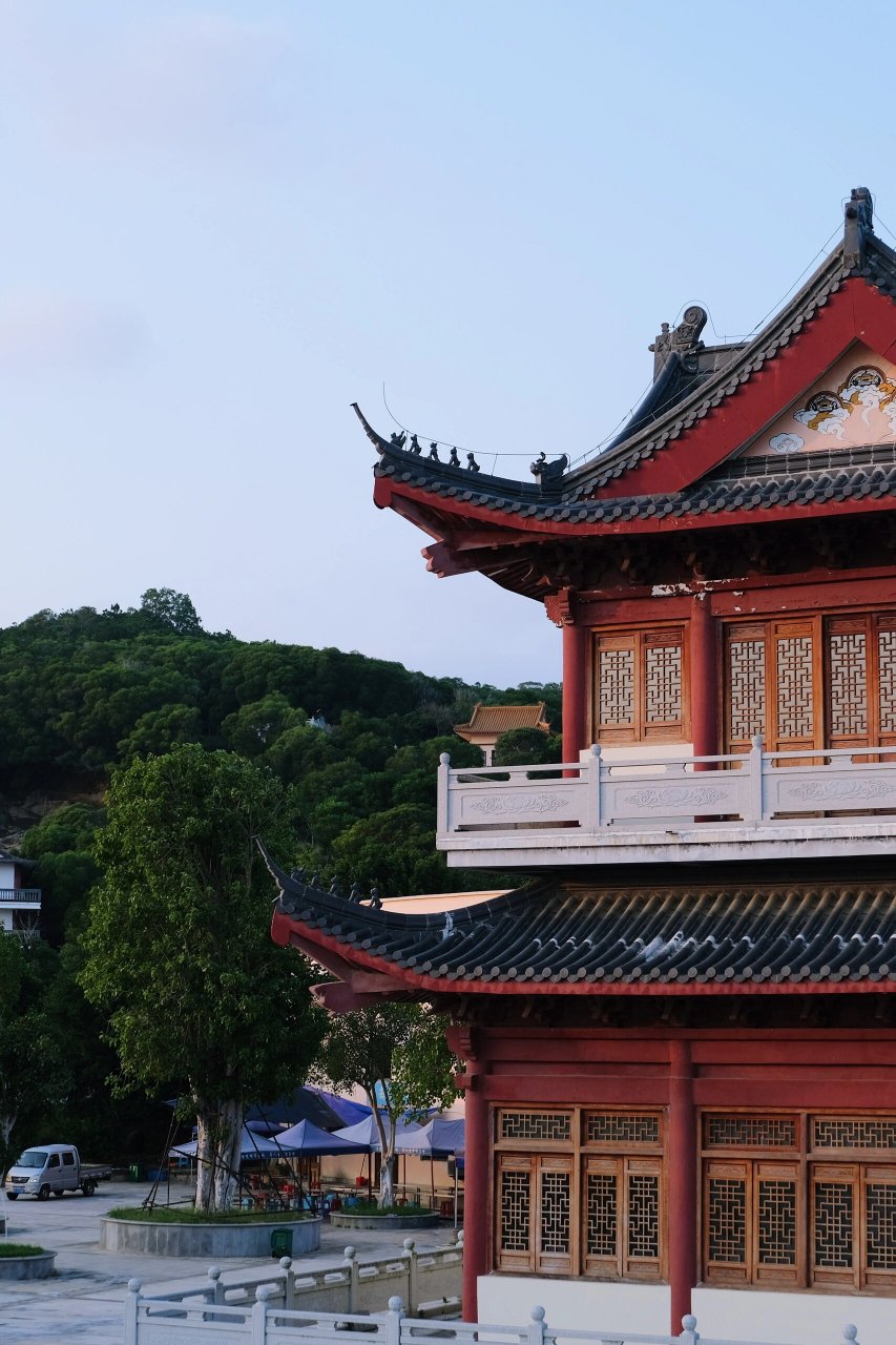 金光明寺 黄墙灰瓦  红绸祈愿🪷 神明偏爱  一切从欢🙏