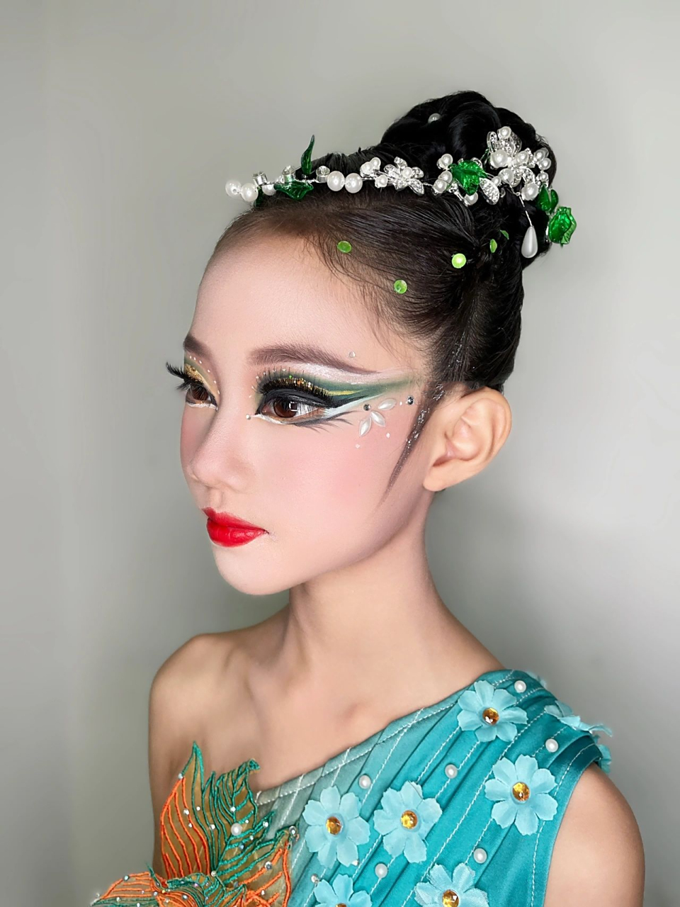 傣族舞妆容 《滇南映少》       今年和傣族妆很有缘