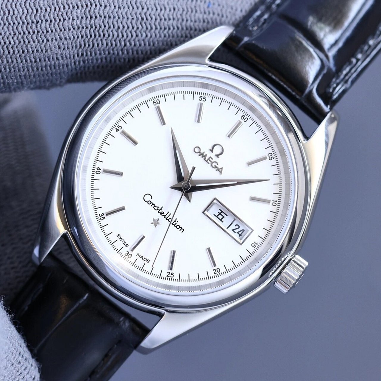 年度最佳腕表欧米茄《omega》 高端区7615星期日历系列!