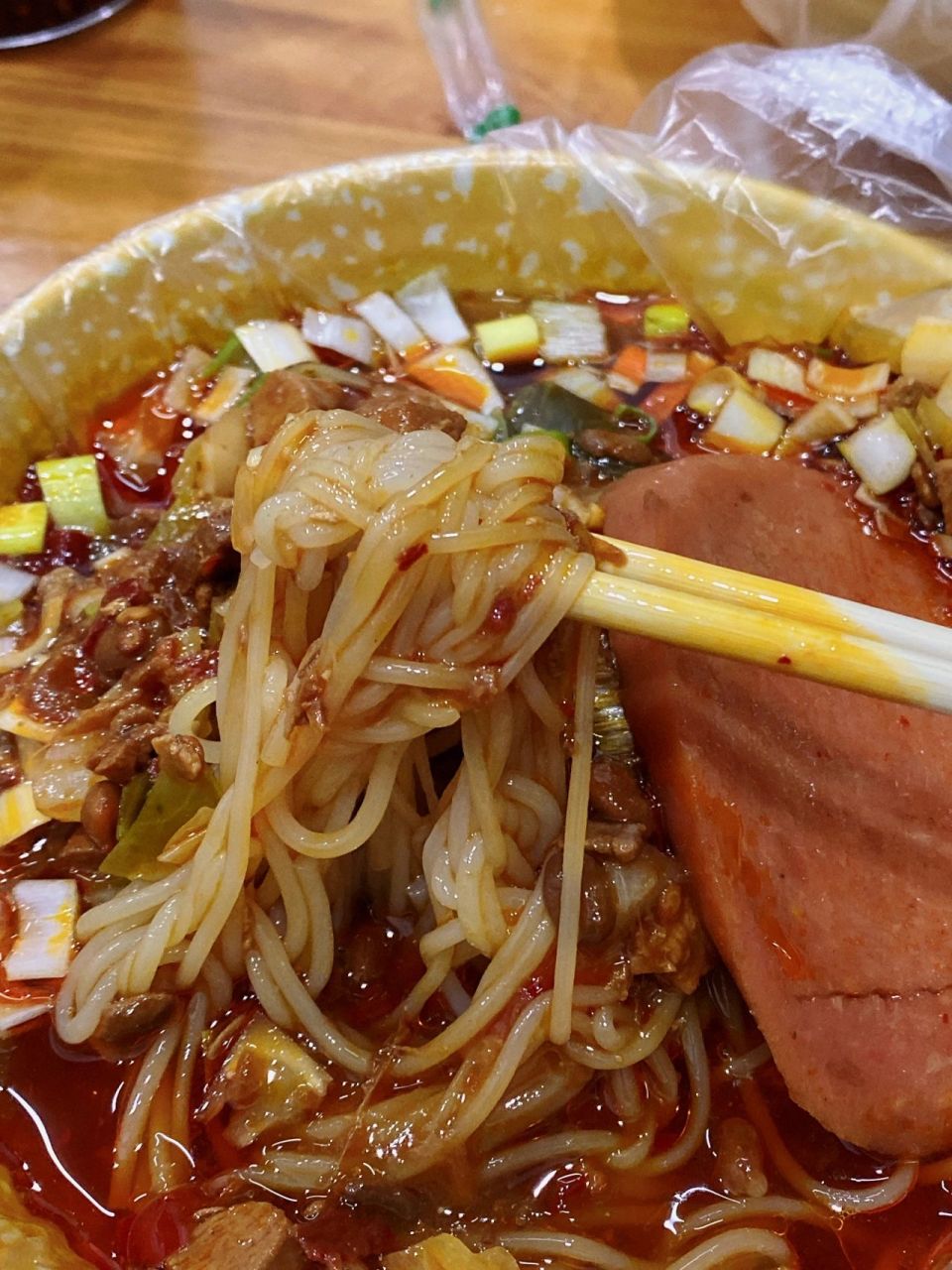 都有,后来才知道,我们所吃的版本的牛筋面,是滨州原创的 滨州牛筋面