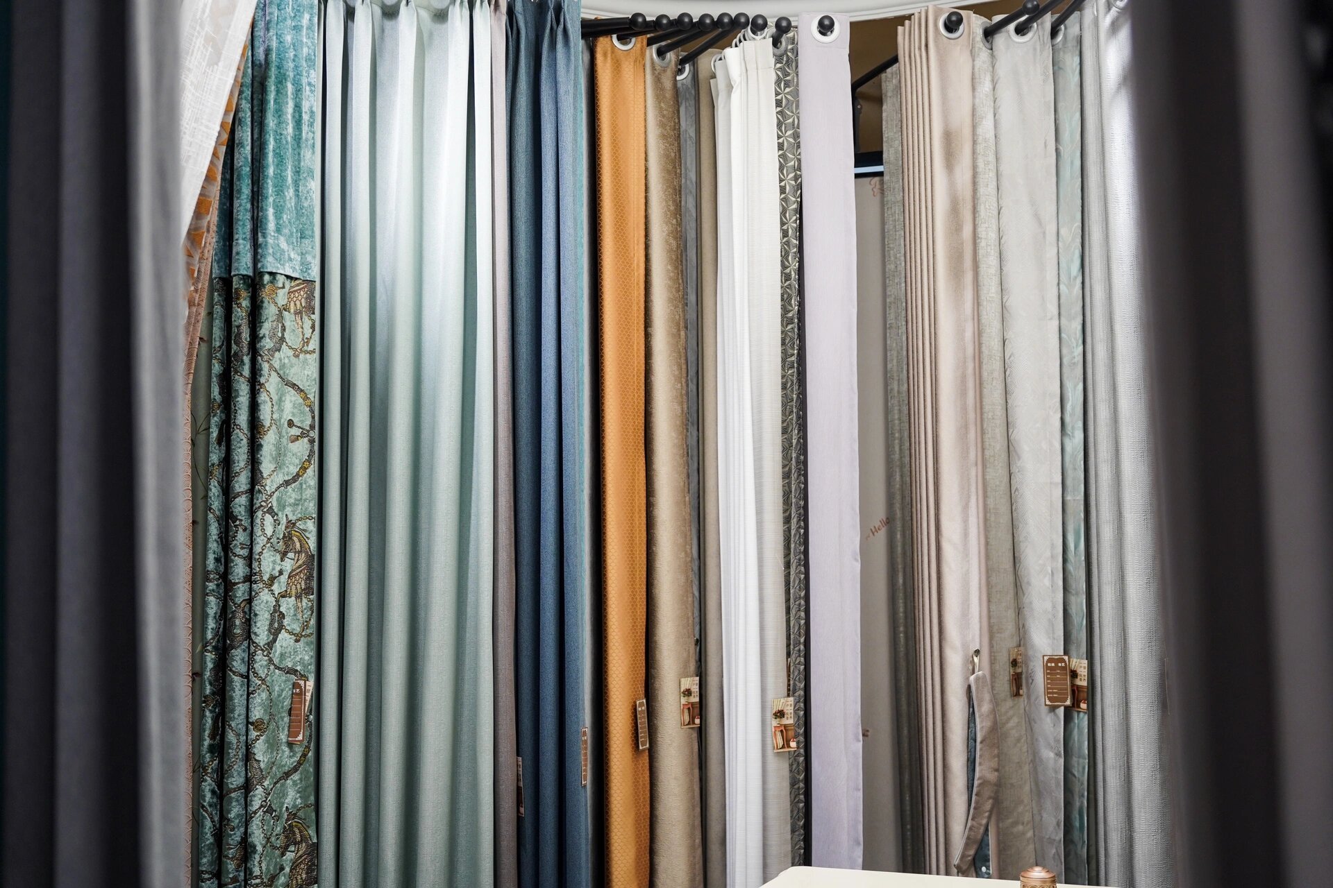 领绣墙布茂名博皇店          墙布分享 | 领袖箐华刺绣墙布防水防油