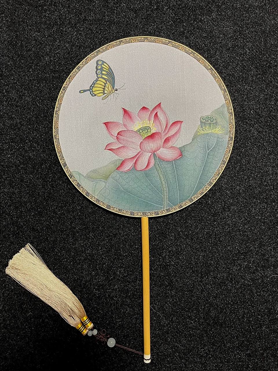 国画荷花团扇 步骤如下～原创扇面素材来自网络,感谢摄影师老师拍摄的