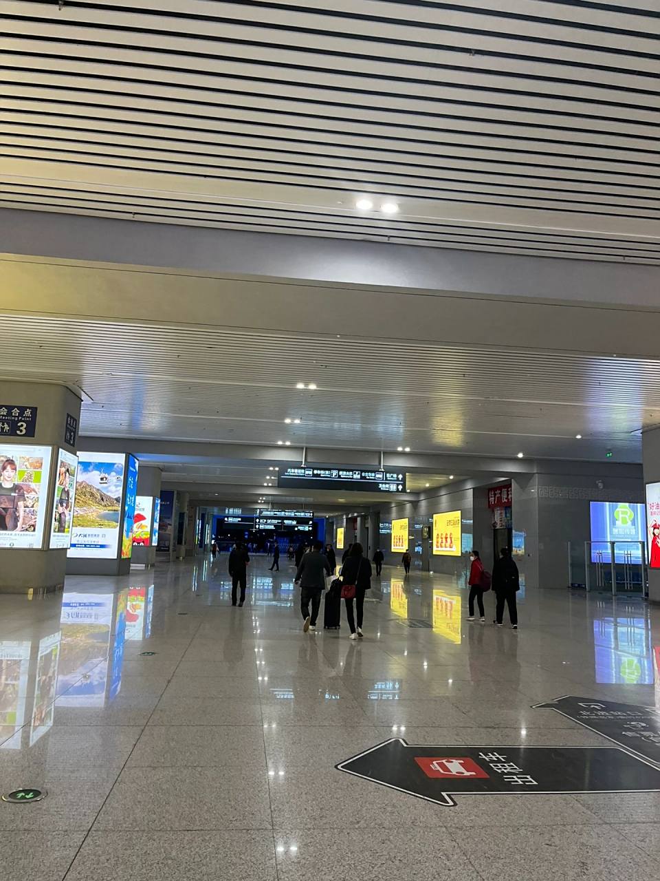 昆明南站出站指南:注意是昆明南不是昆明 99 出站口刷身份证出来