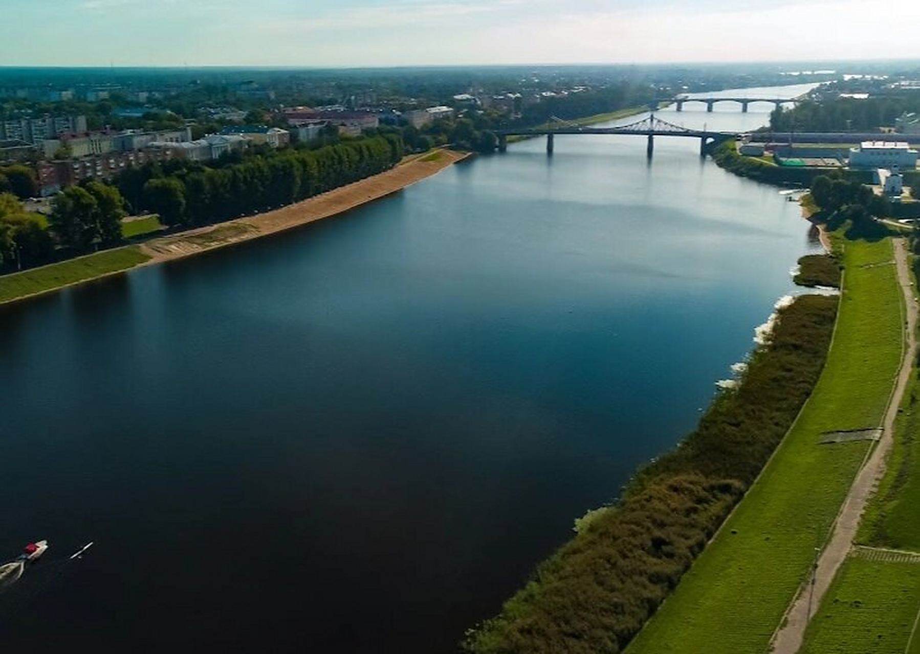 俄罗斯伏尔加河(1) 伏尔加河(俄语:Волга,又译窝瓦河),位于