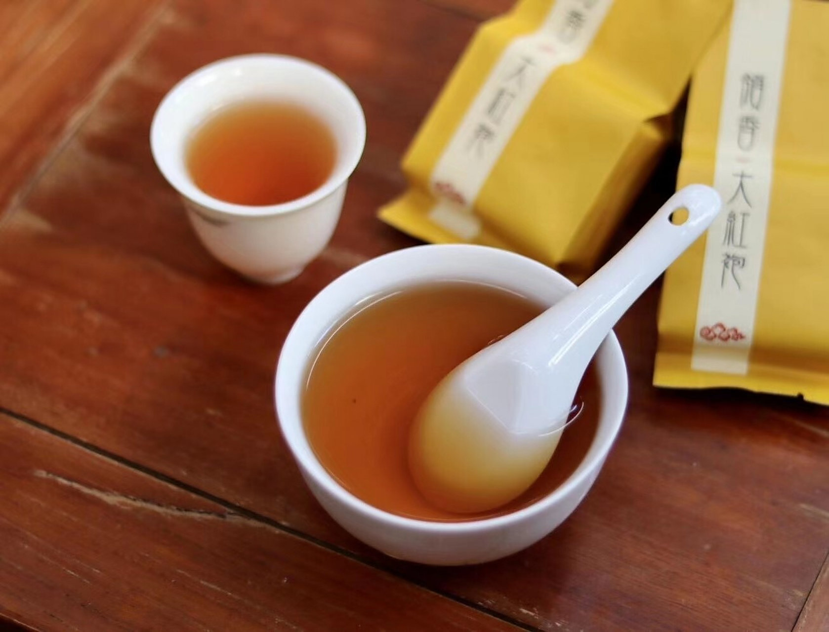 武夷山岩土山脉岩茶——大红袍 武夷山大红袍,山场的岩韵明显,长于