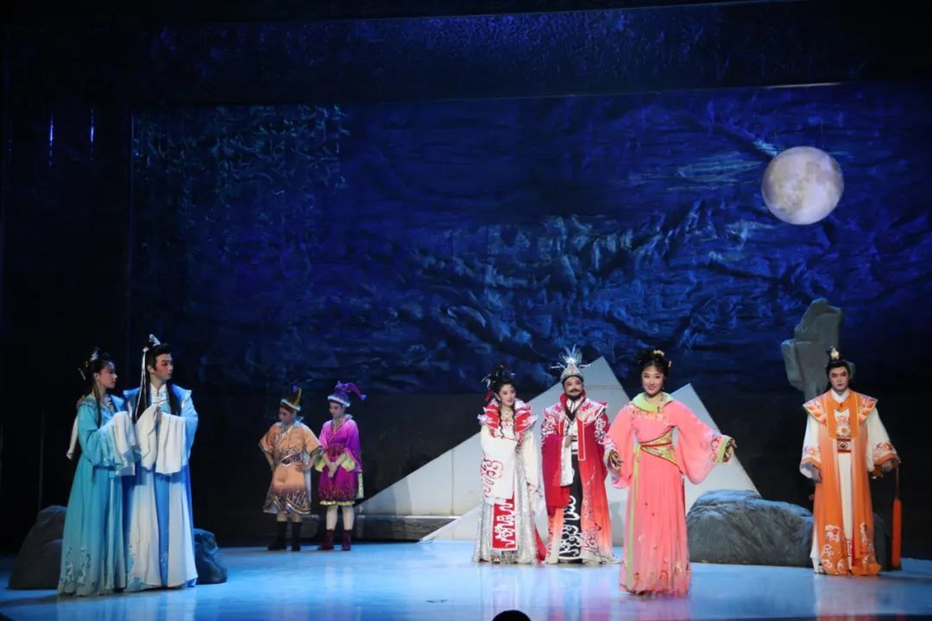 【再芬黄梅公馆·看戏 | 在数据化时代中积极探索】从2022年7月开始,"