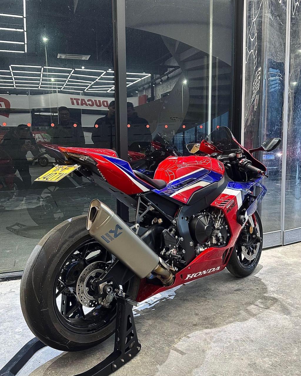 本田cbr1000rr多少钱图片