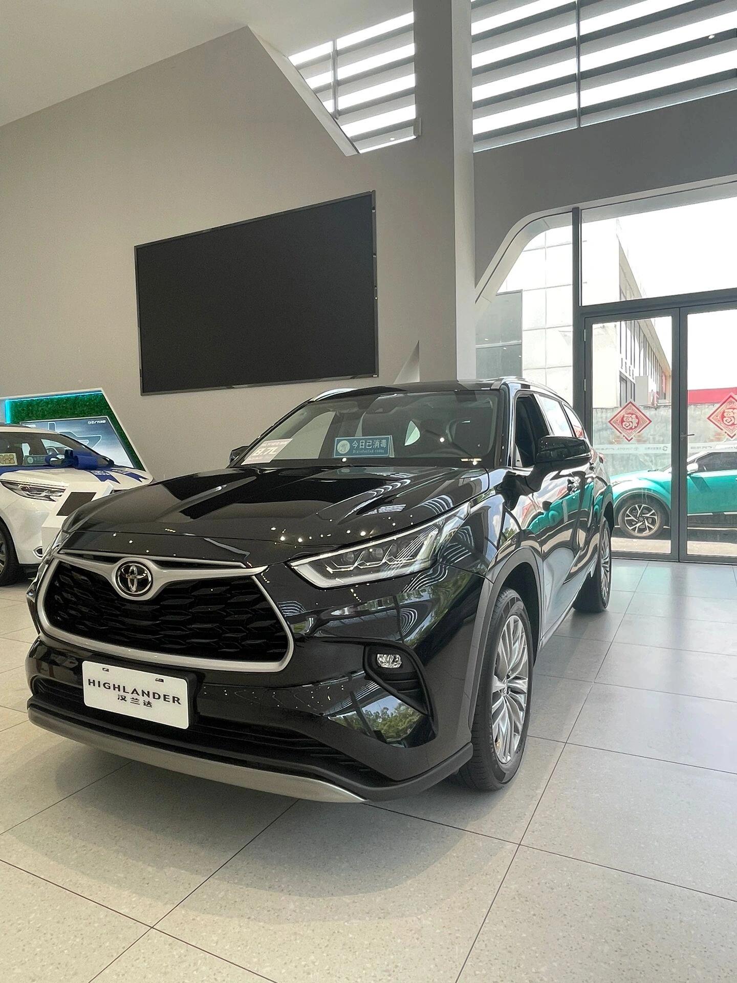 汉兰达双擎家用又省油,真香.丰田七座suv汉兰达