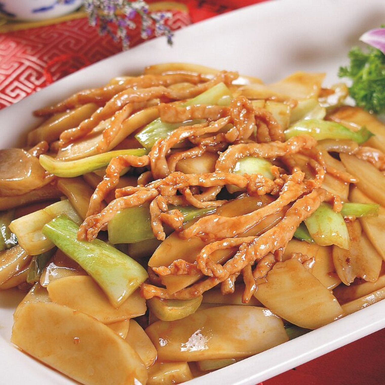 江西省特产 - 弋阳年糕 弋阳年糕又称弋阳团子,大禾年糕,大禾米粿,是