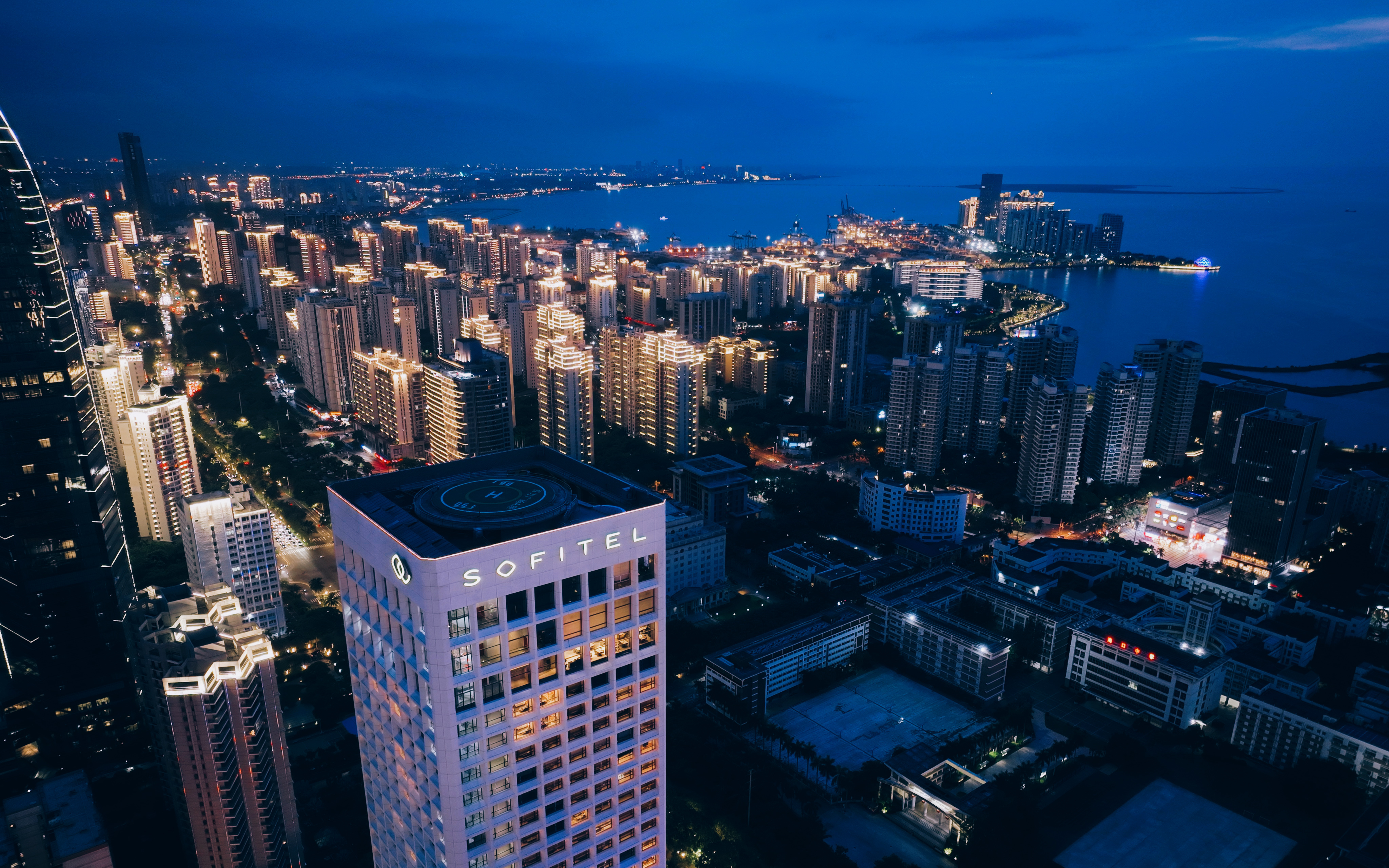 拥有璀璨夜色的海滨城市～ 给大家推荐一个浪漫的地方,海口索菲特大