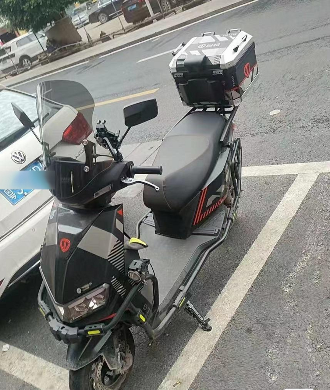 因家中有事需要回家,现出售一辆电动车台铃雷豹炫酷版原价4200,现出售