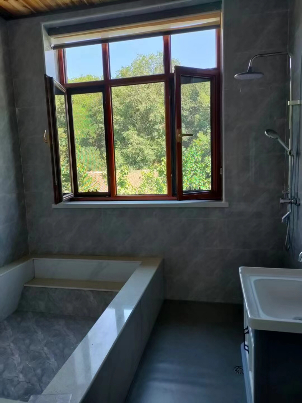 承德隆化七家镇竹坞清温泉民宿,每间带私汤 承德隆化县七家镇竹坞清