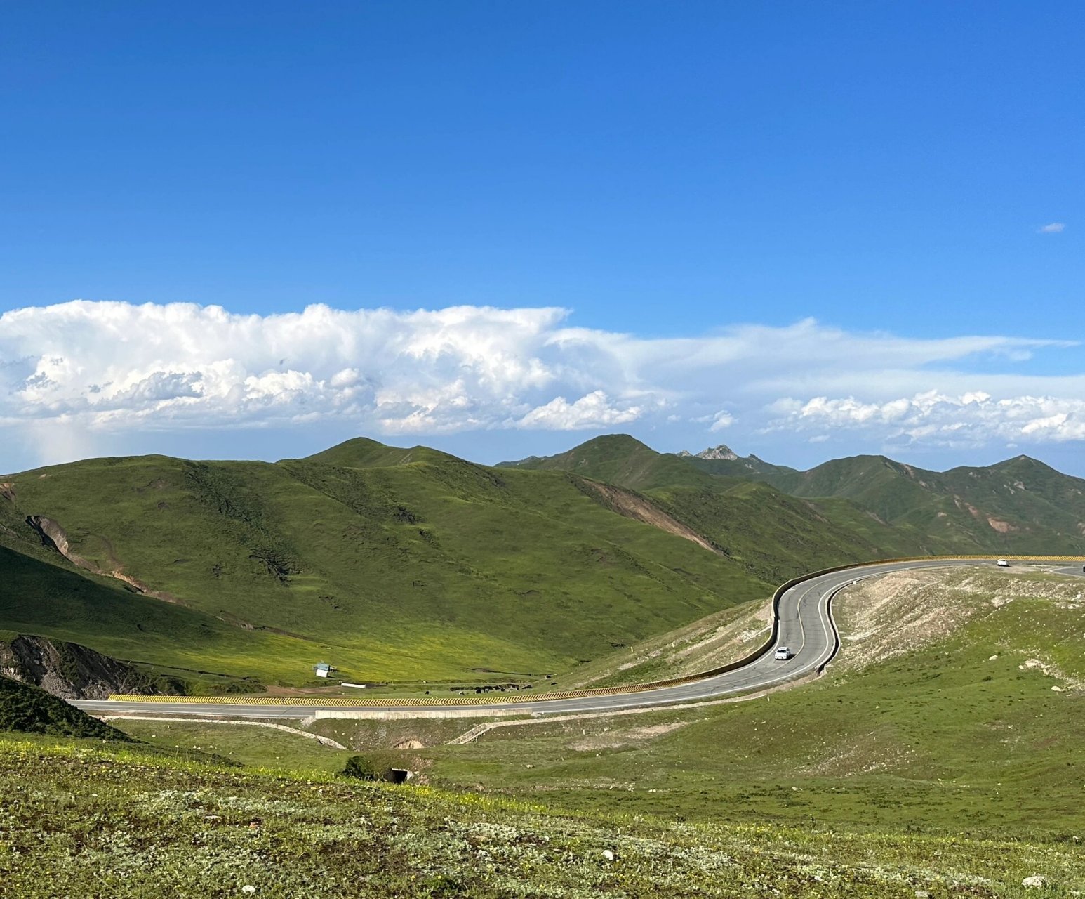 西宁必来—拉脊山7215 自驾来西宁的朋友可以来拉脊山看看 上下山