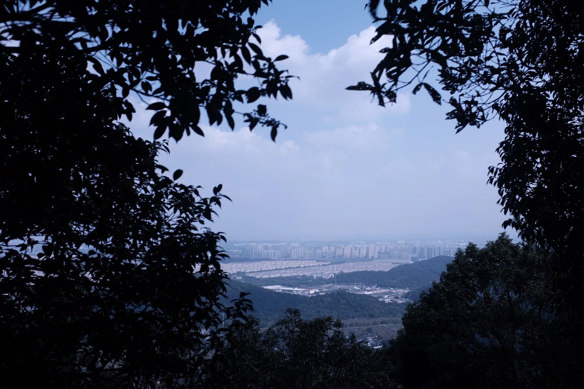 【地点】 苏州市通安镇树山村景区 7215:大石山 难度:99 91