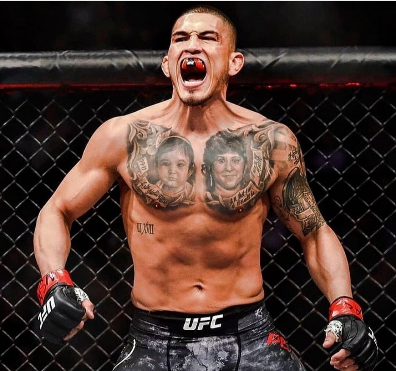 "飞踢哥"和他的纹身 图1:ufc前轻量级冠军安东尼佩提斯 图2:昨日的