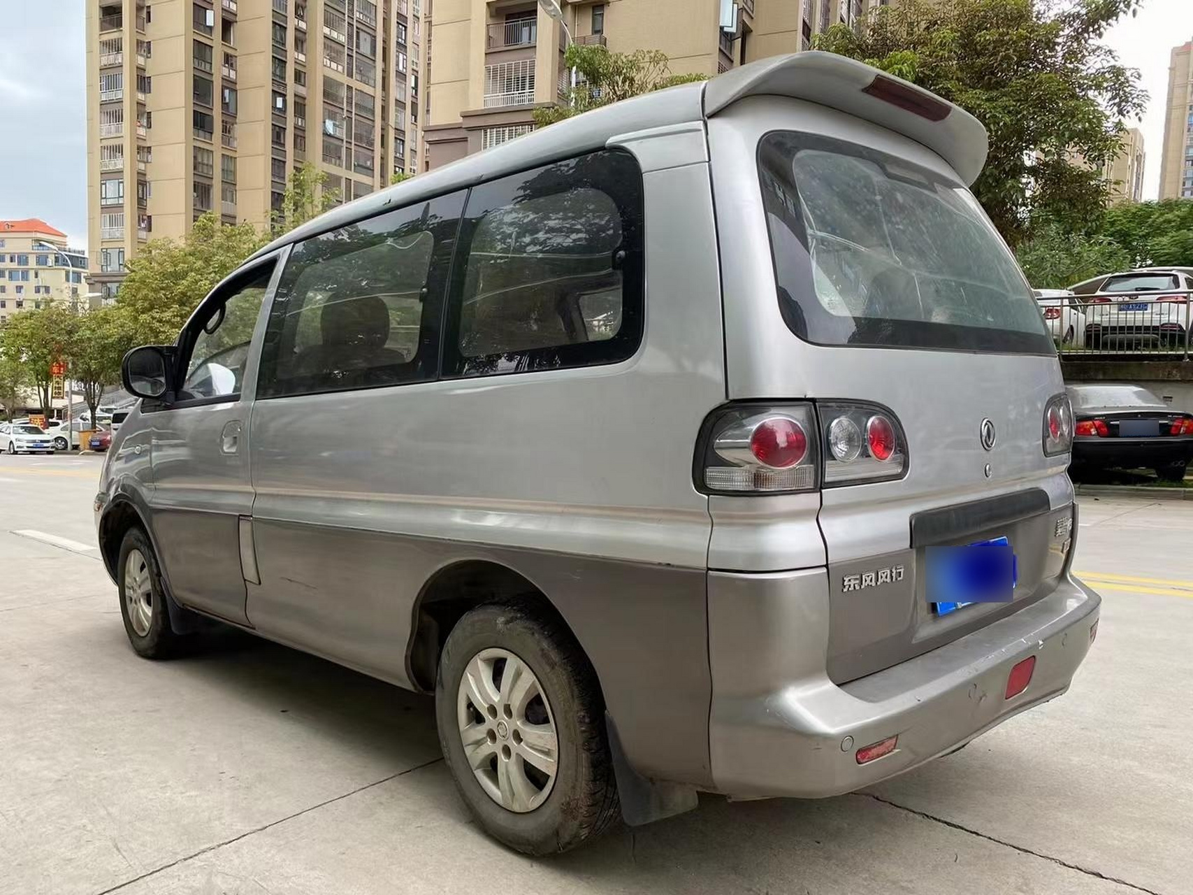 东风风行菱智m3手动1.6l 大商务车7座