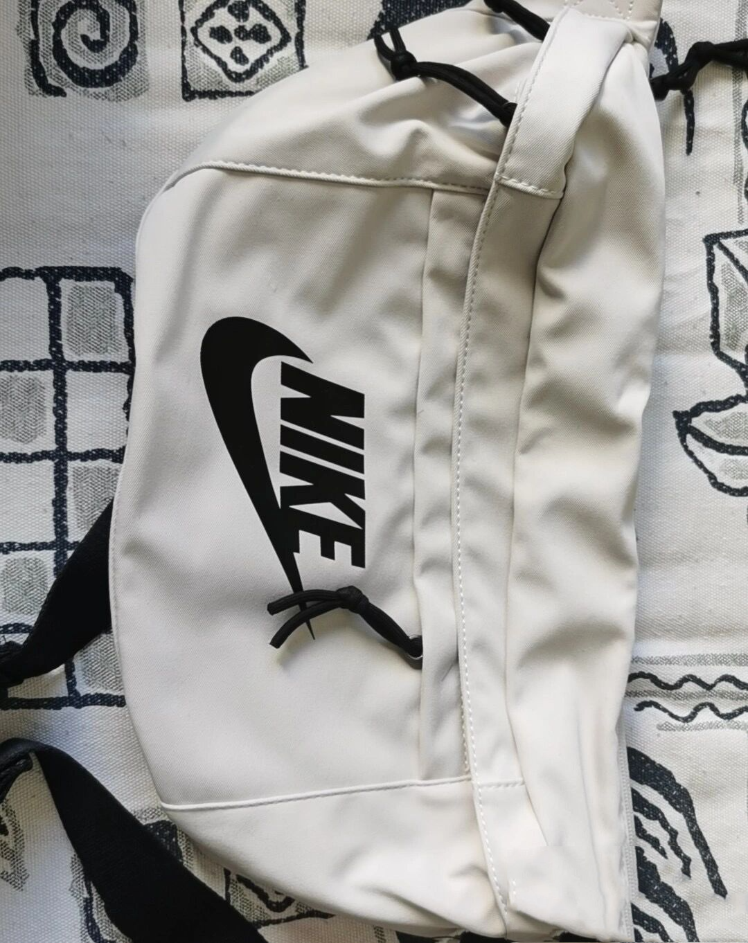 nike鉴定真假斜挎包腰包鉴别
