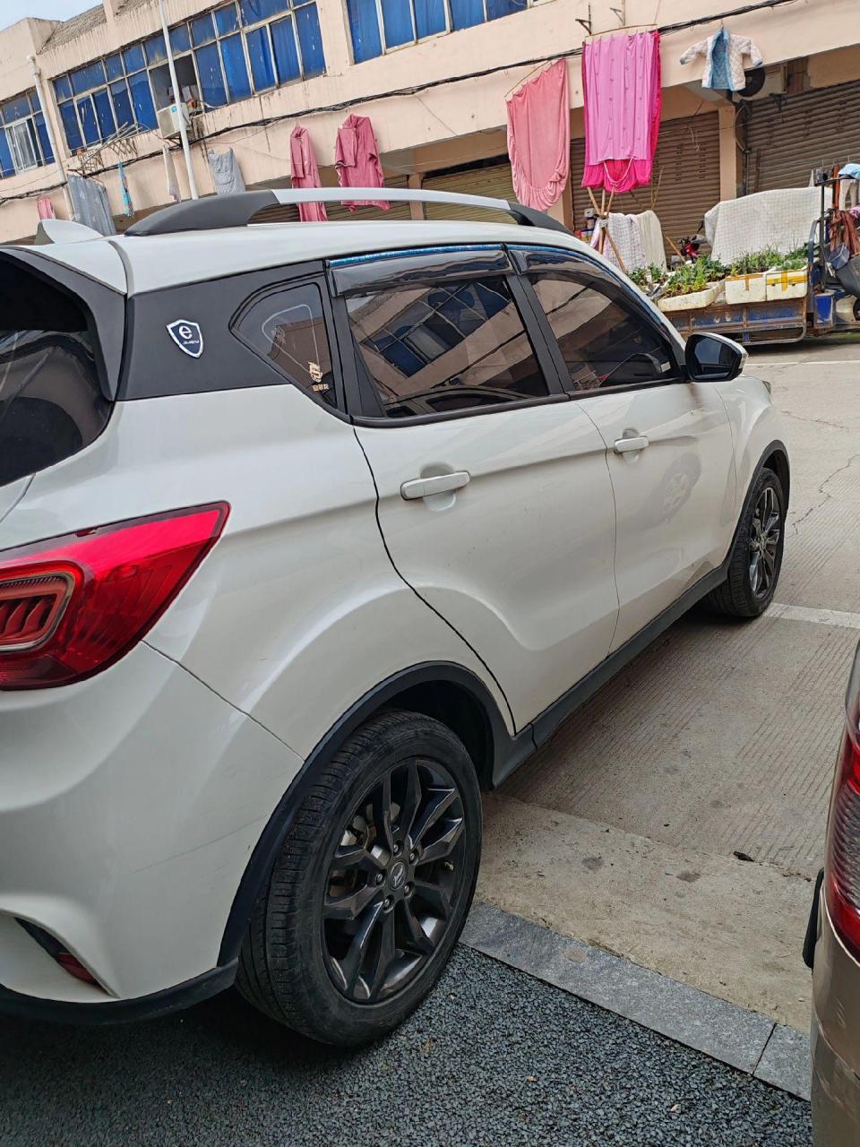 新到18年差2天自动挡天窗江铃e400,续航300多公里,私家车实表6万公里