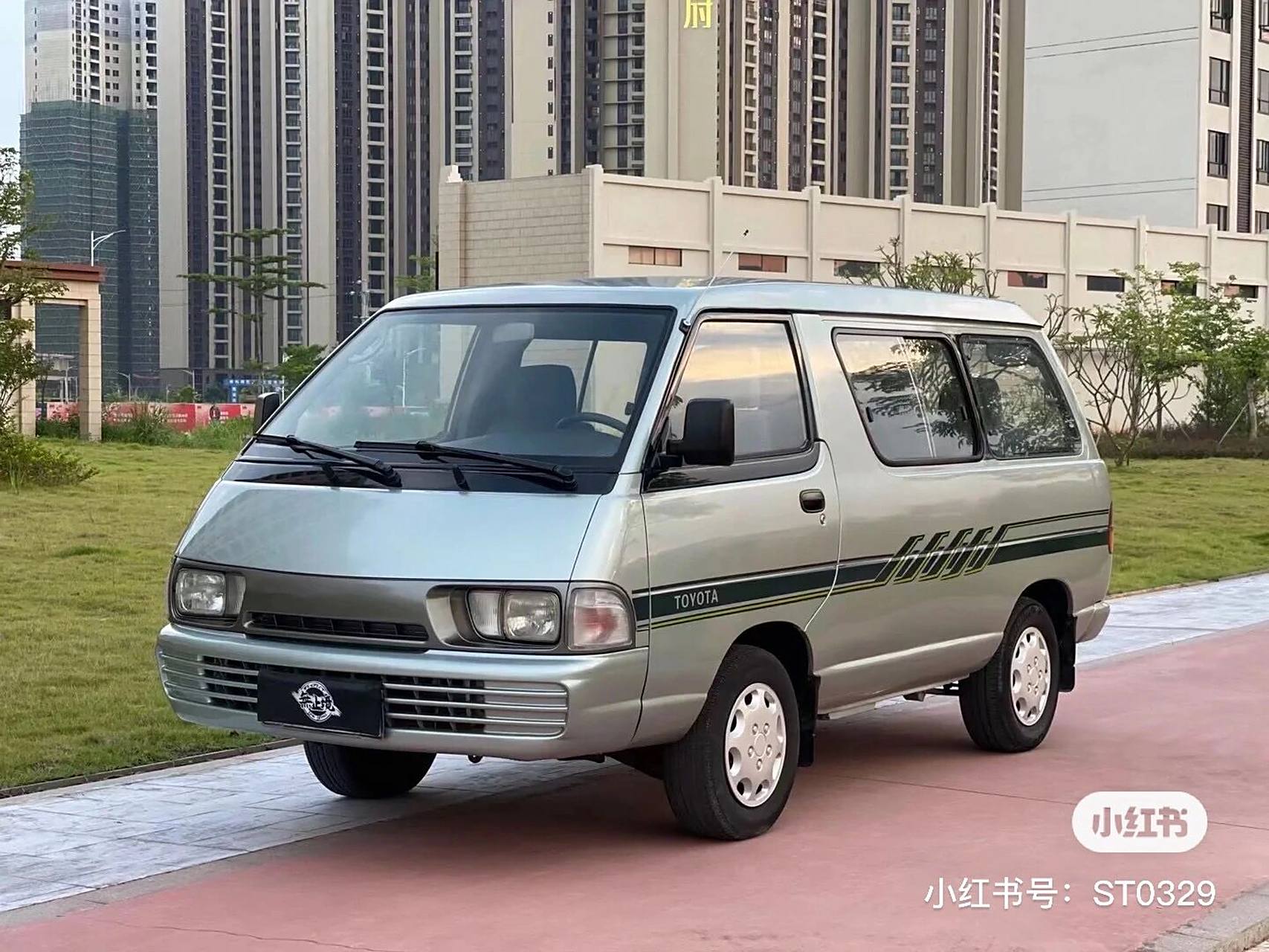 1999年丰田小霸王 1999年全进口丰田小霸王   5速手动挡,2.