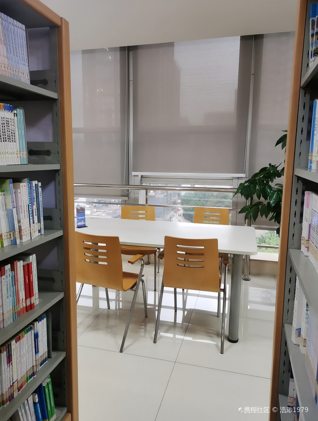 打卡重庆渝北区图书馆