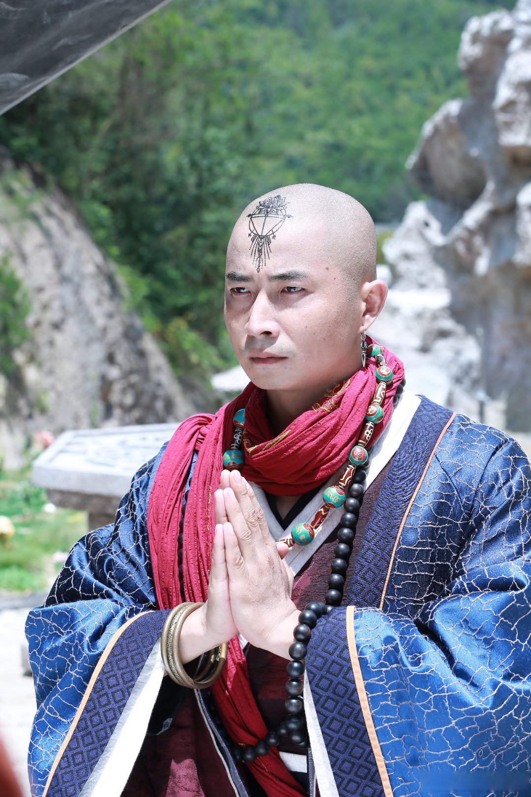 几年没有更新微博了,差点找不到怎么发,发这条微博证明我还"活着"