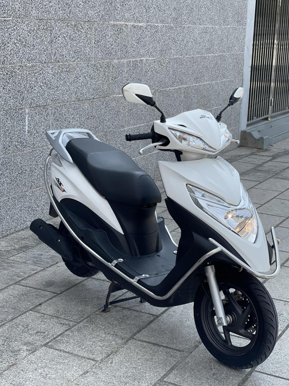 新大洲本田ns125t 22年11月份上牌的 准新车二手价!踏板摩托车推荐