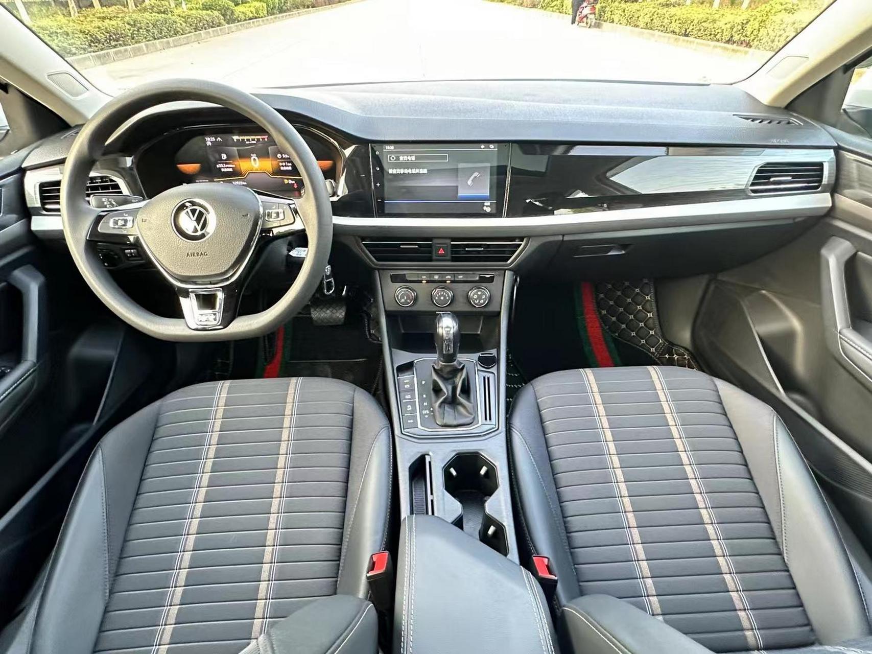 21年朗逸plus,1.4t280舒适版,原版原漆,3.3万公里,车好价低支持分期.