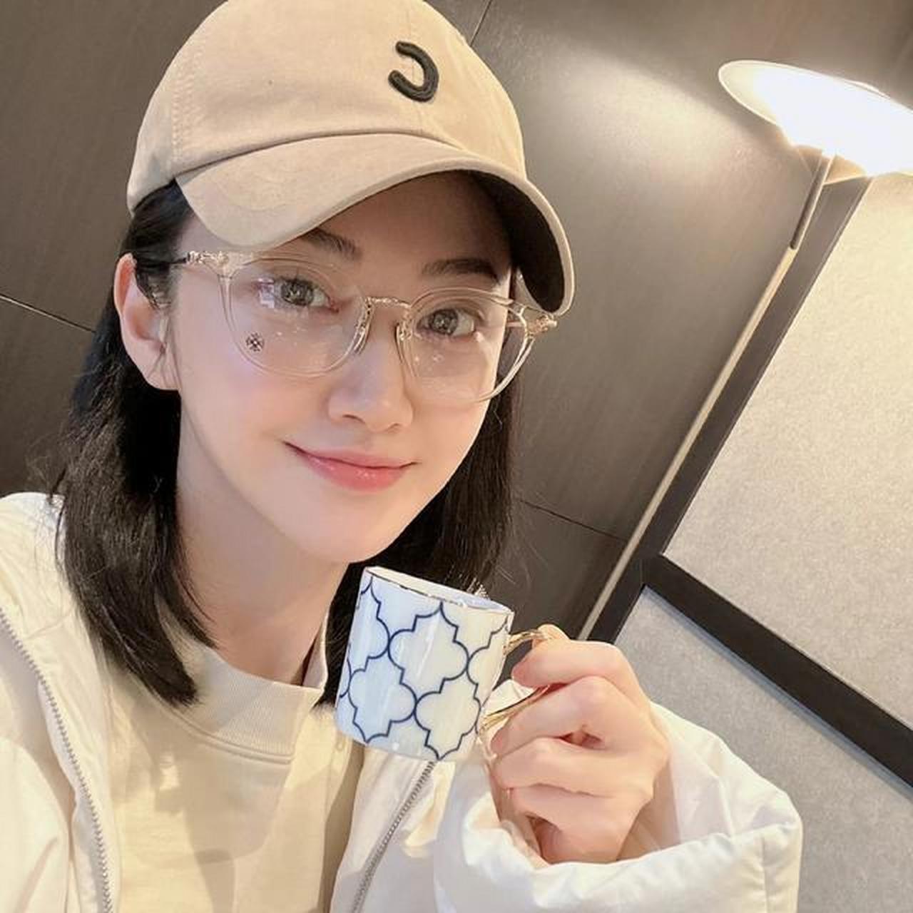 景甜九宫格甜美私服头像