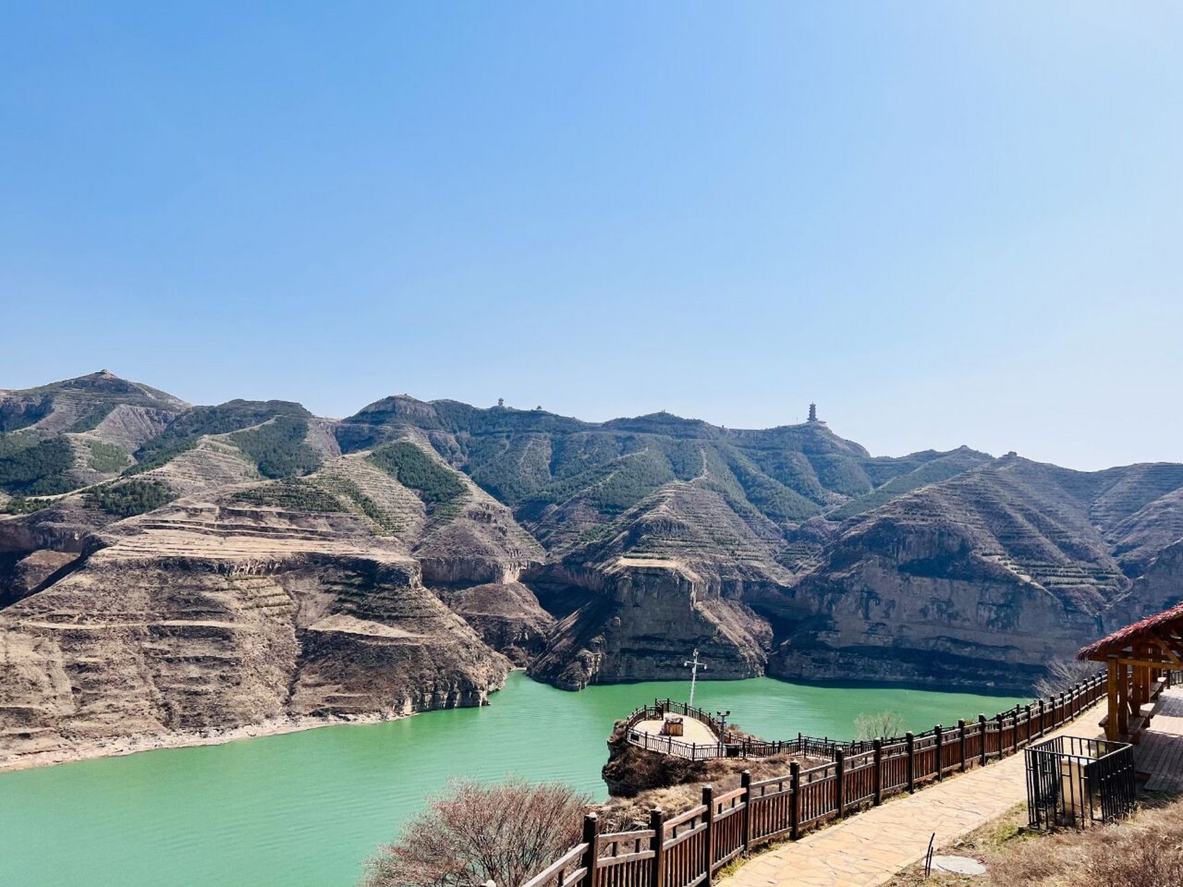 一直都喜欢有水的地方,前不久,终于去了心心念念的"准格尔黄河大峡谷"