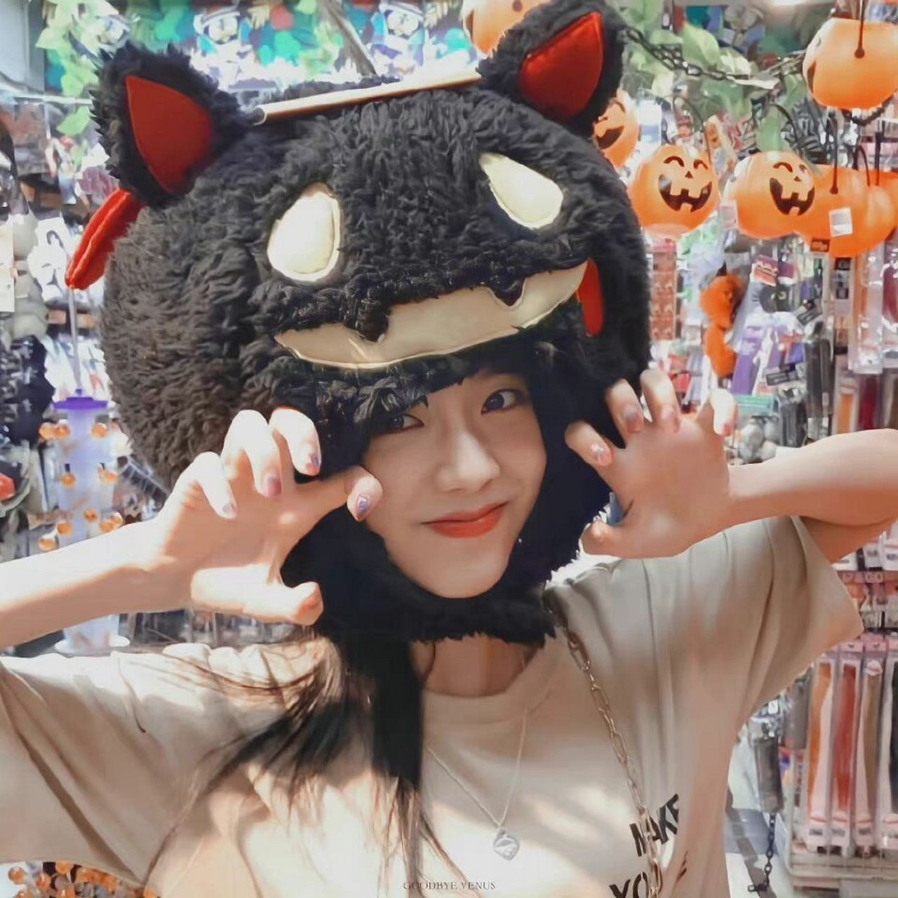 值得你长期不换的 jisoo 头像