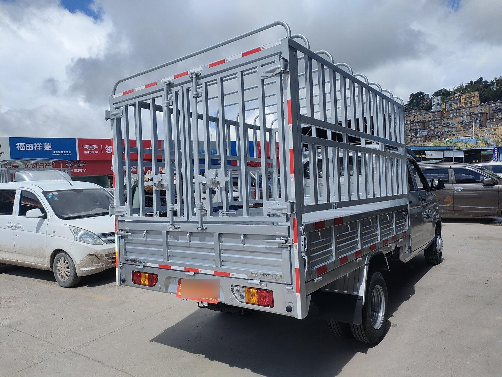 五菱荣光新卡后双轮,厂家金融贴息2000元,置换补贴6000元,低首付低