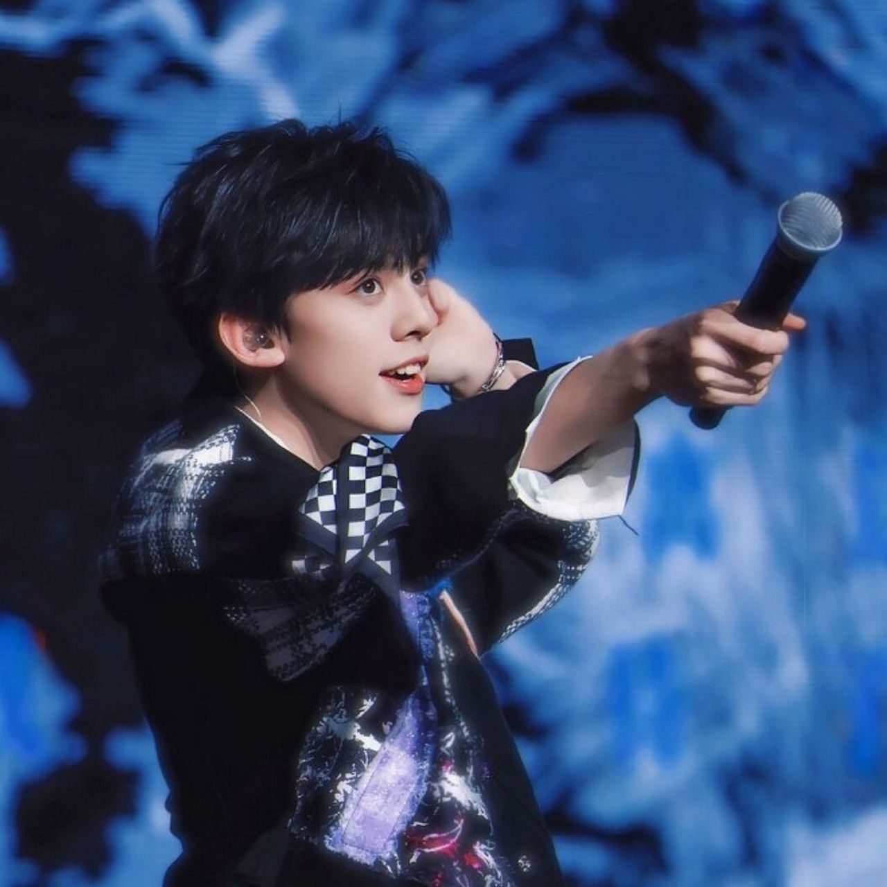 高质左航头像 第1次发也不知道有没有人喜欢,过10赞解锁下一期,希望