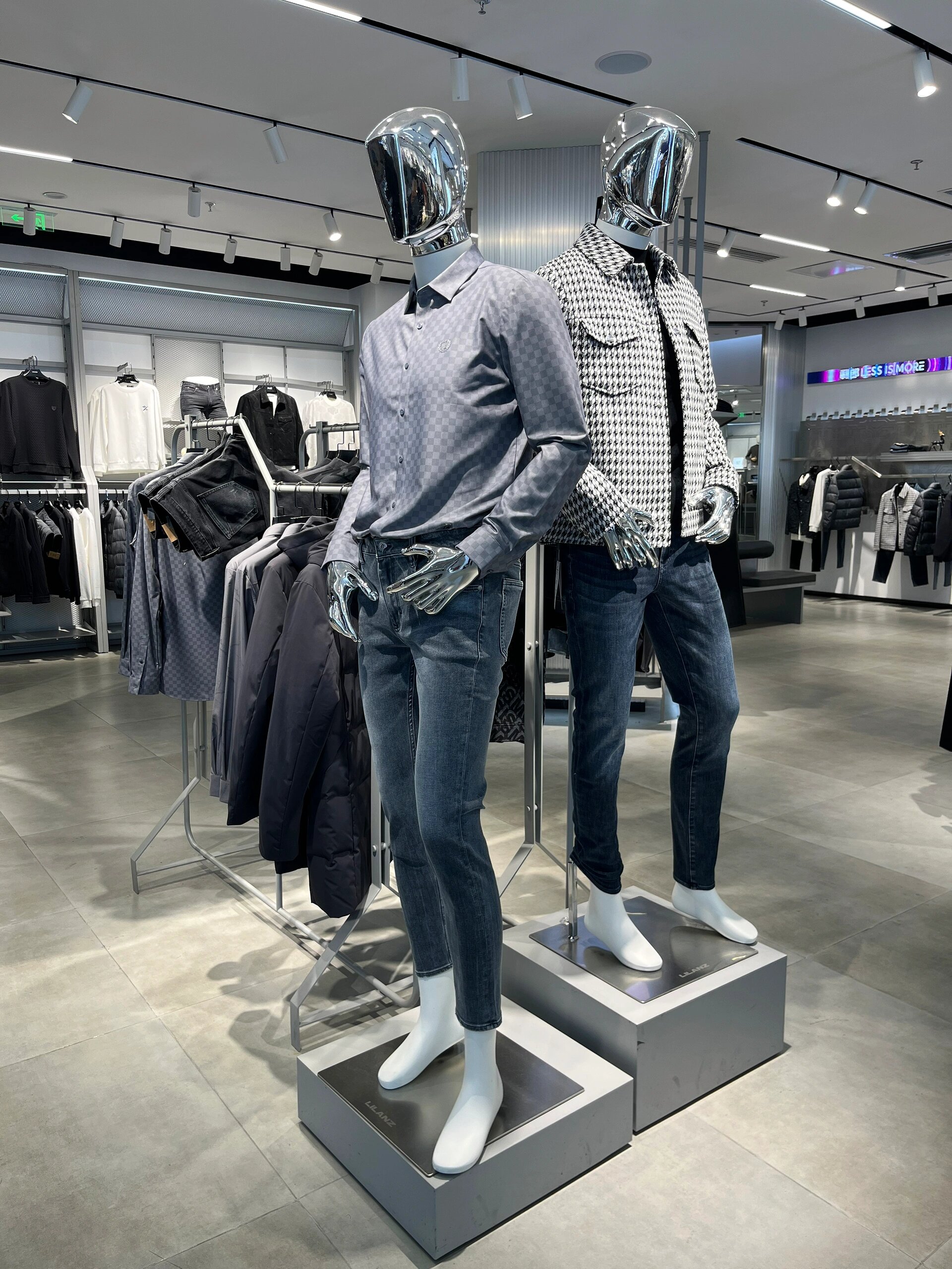 利郎less is more男装探店 利郎less is more 流露着一种奇特的气场