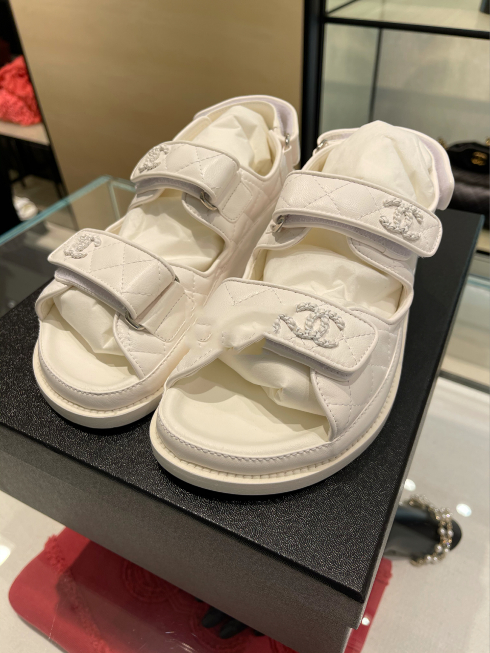 chanel魔术贴凉鞋纯白色全皮太美了 是夏天的美貌没错了!