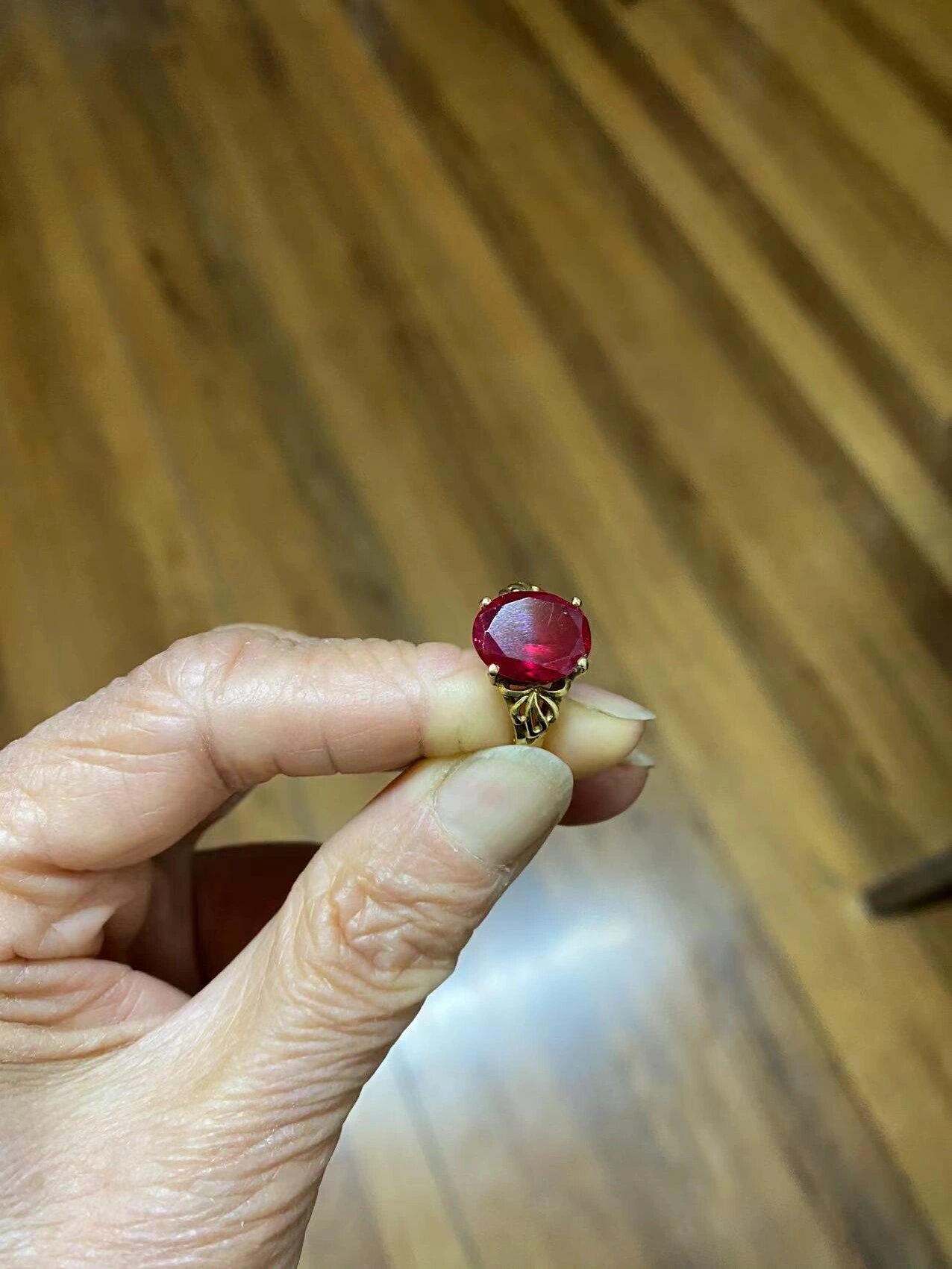 几百块钱的红宝石是真的吗(一百多块钱的红宝石是真的吗)
