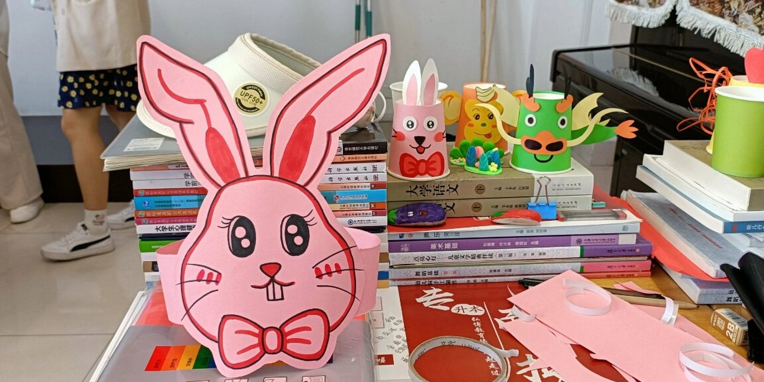 卡纸头饰|小粉兔,粉又粉91 动手做个头饰,一起扮演小兔子叭#兔兔