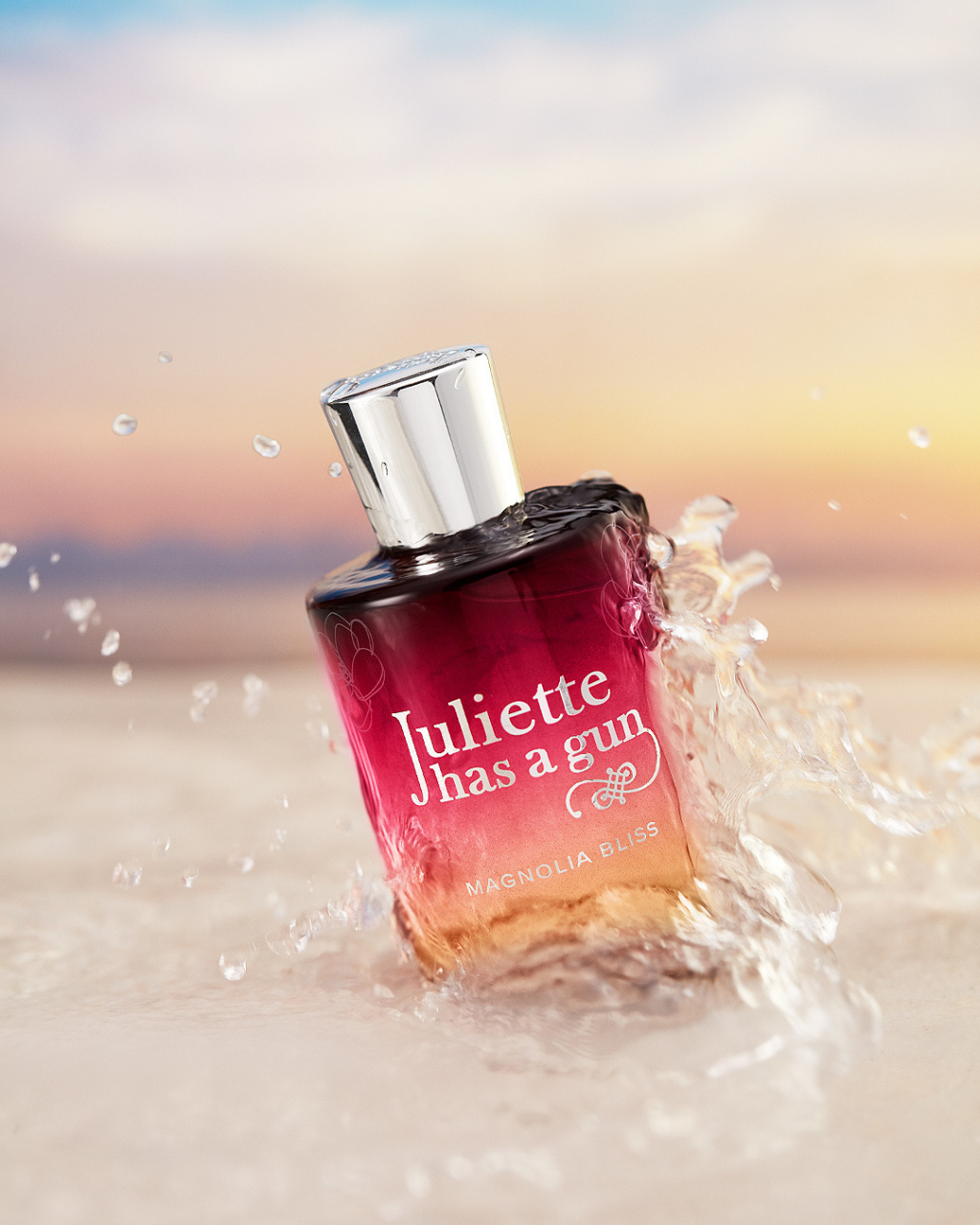 除了后调的降龙涎香醚还是略多了点外,本作还蛮好闻了.