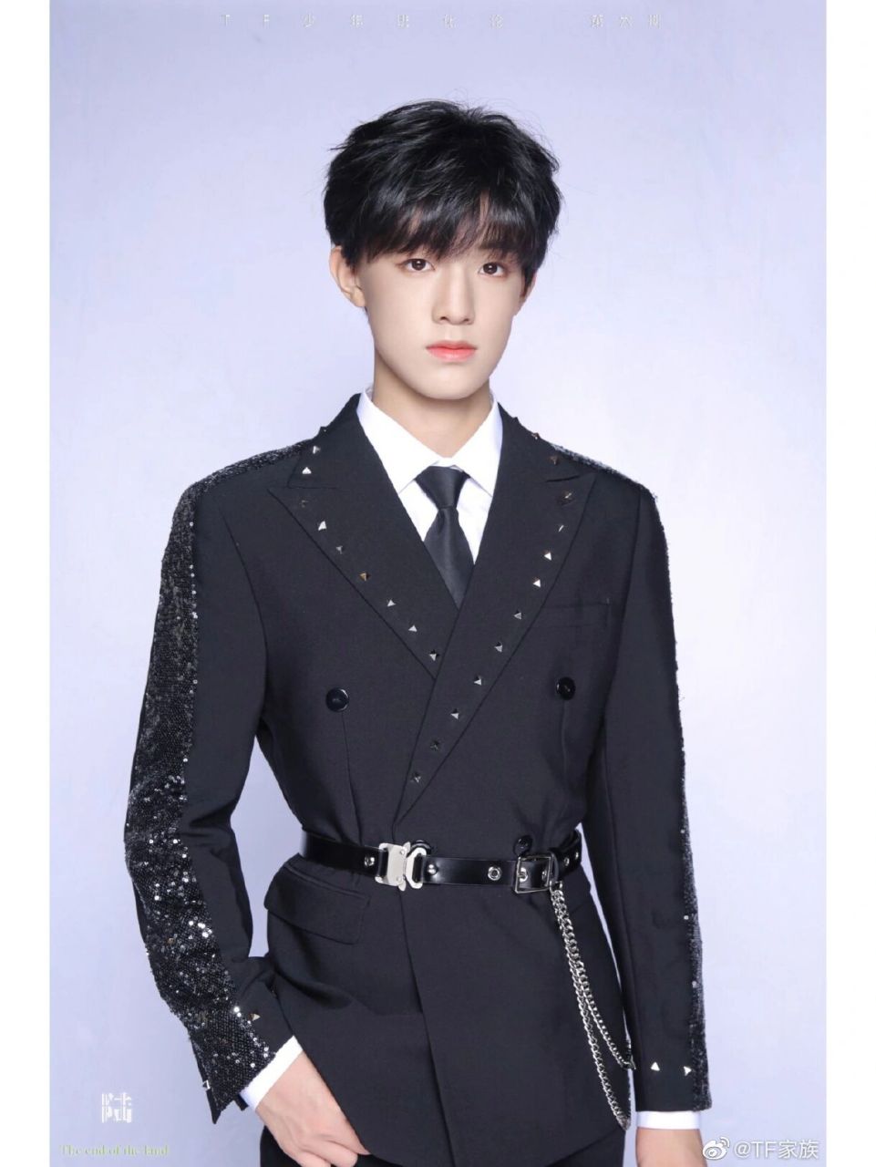 tf家族三代西装公式照(1)