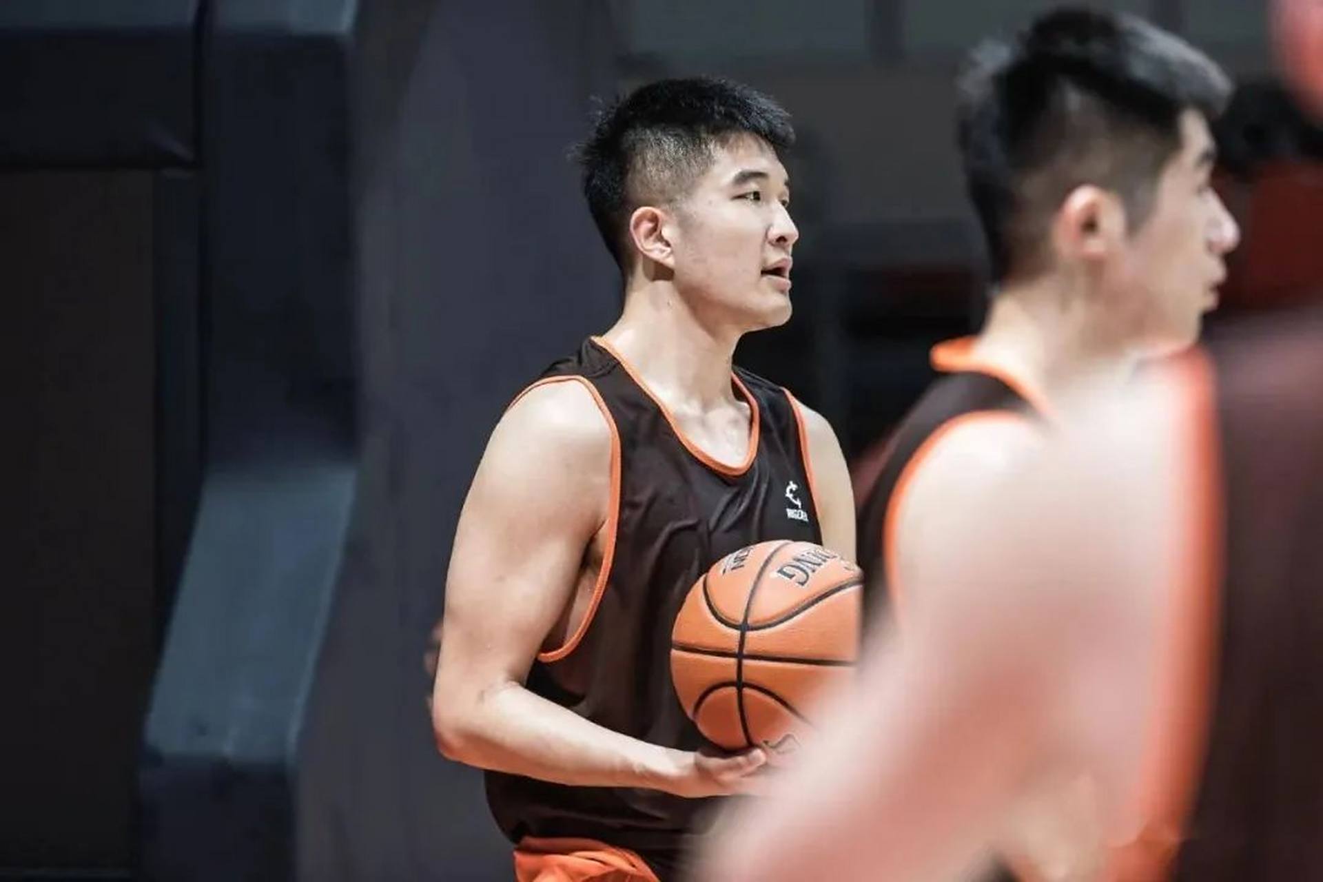 朱渊博回归超三联赛##三人男篮国手加盟超三联赛#  崇明横沙誉民