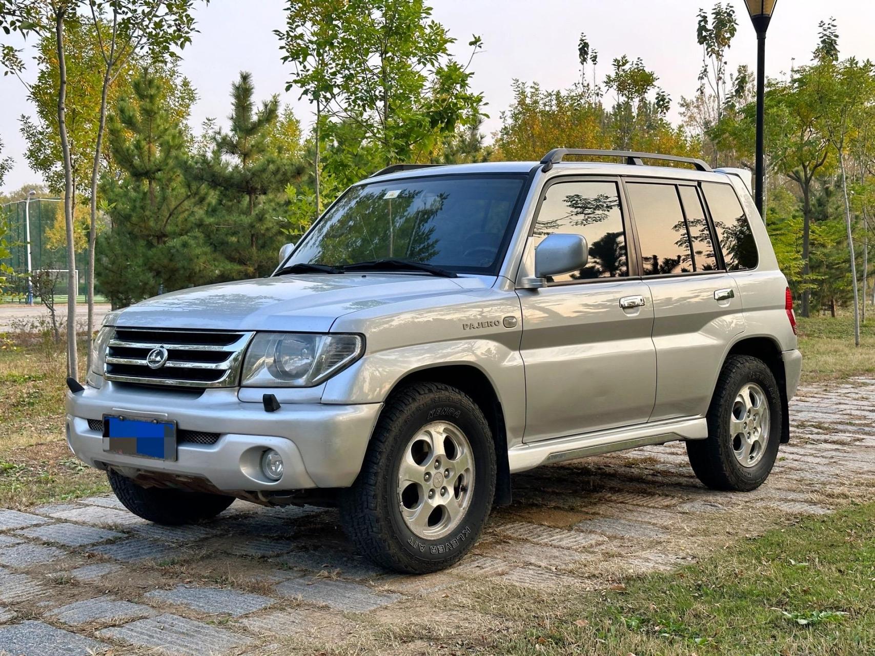 07年2月上牌 猎豹飞腾 自动挡超选四驱 整车百分之九十进口件 六万多