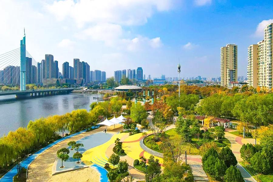 我在2002年经人介绍认识一个女的,干会计,我那时27