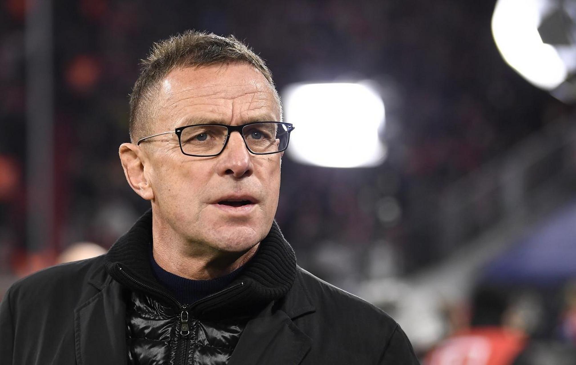 朗尼克建议奥地利前锋卡拉季奇不要加盟曼联 据德媒报道,前曼联主帅