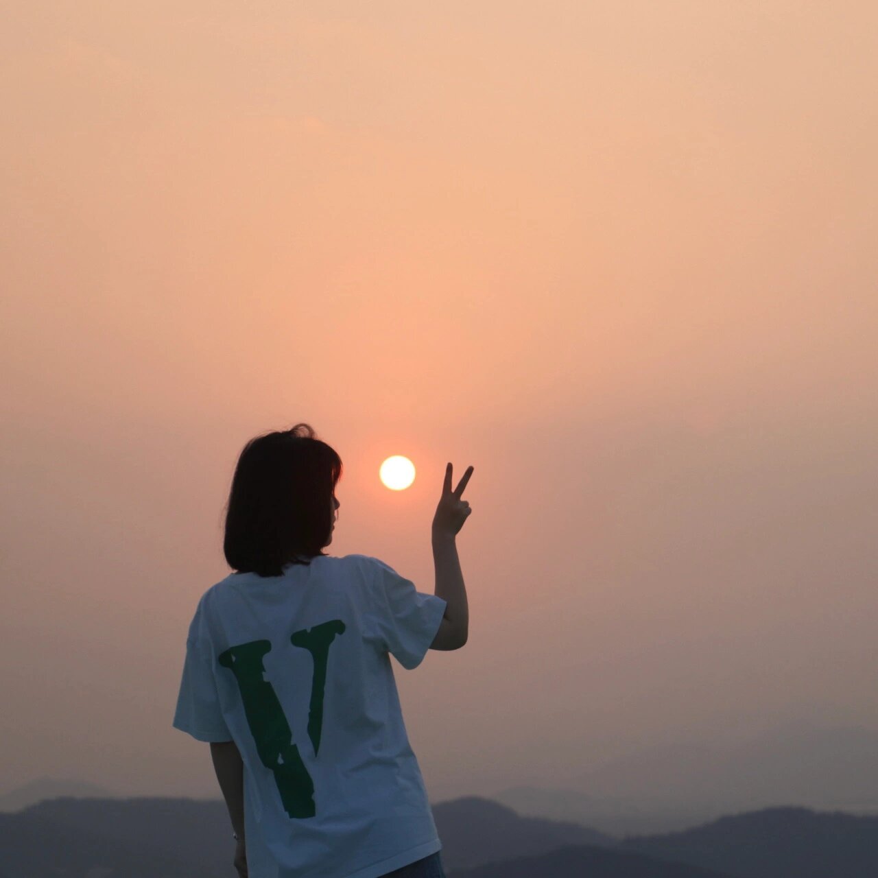 头像|日落短发背影女生