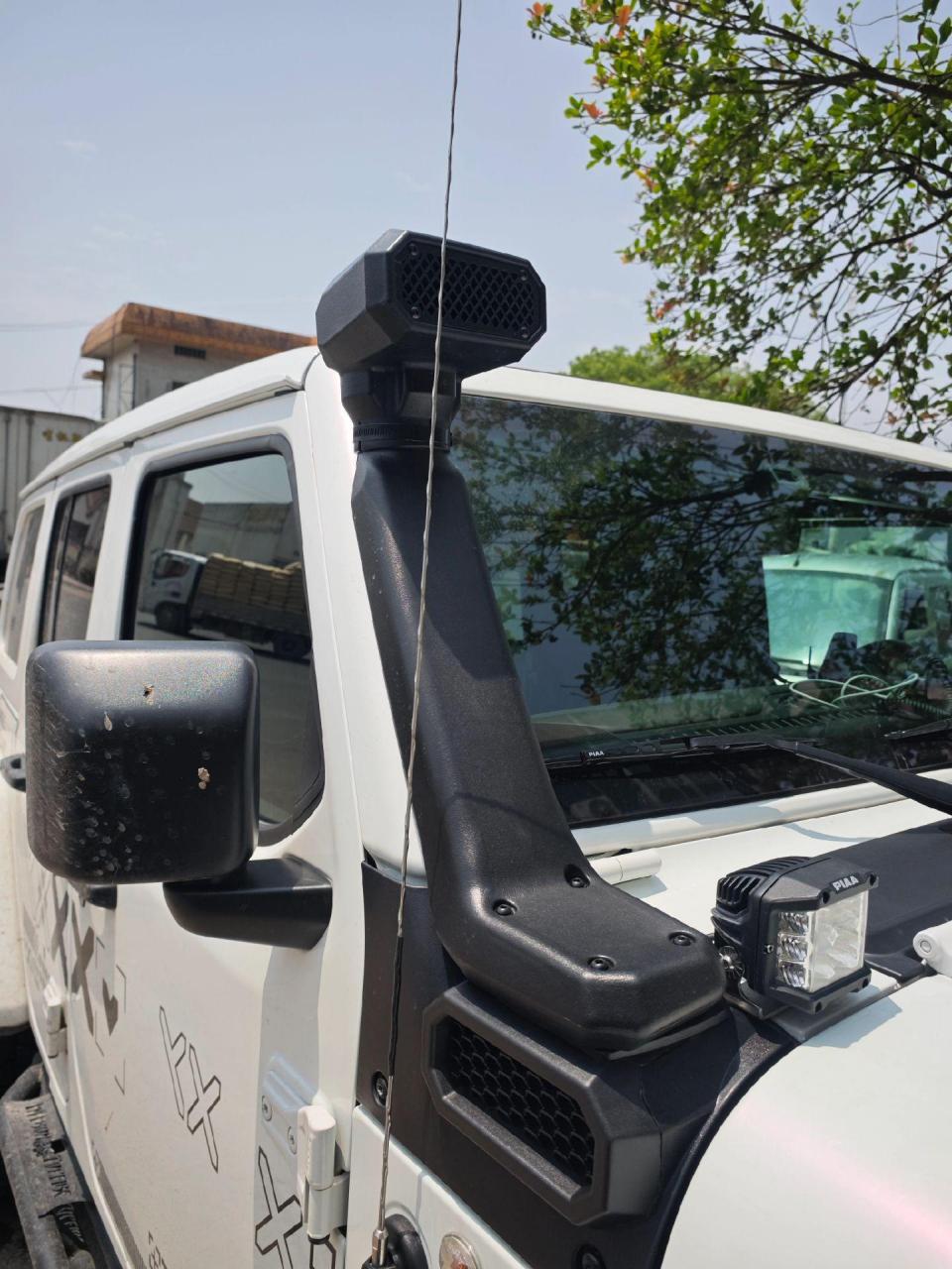 牧马人加装涉水喉,加强天线