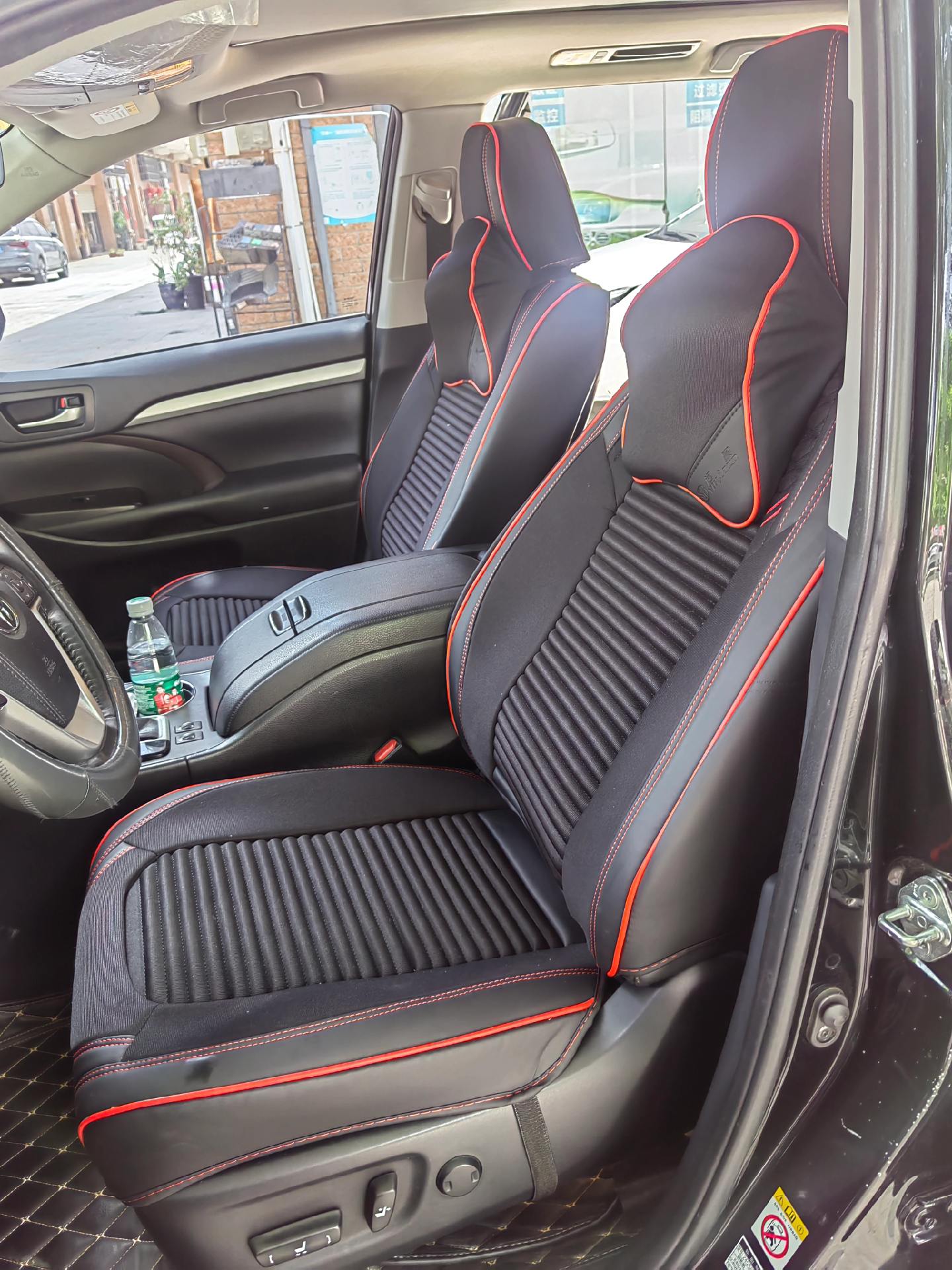 丰田汉兰达安装全包围坐垫