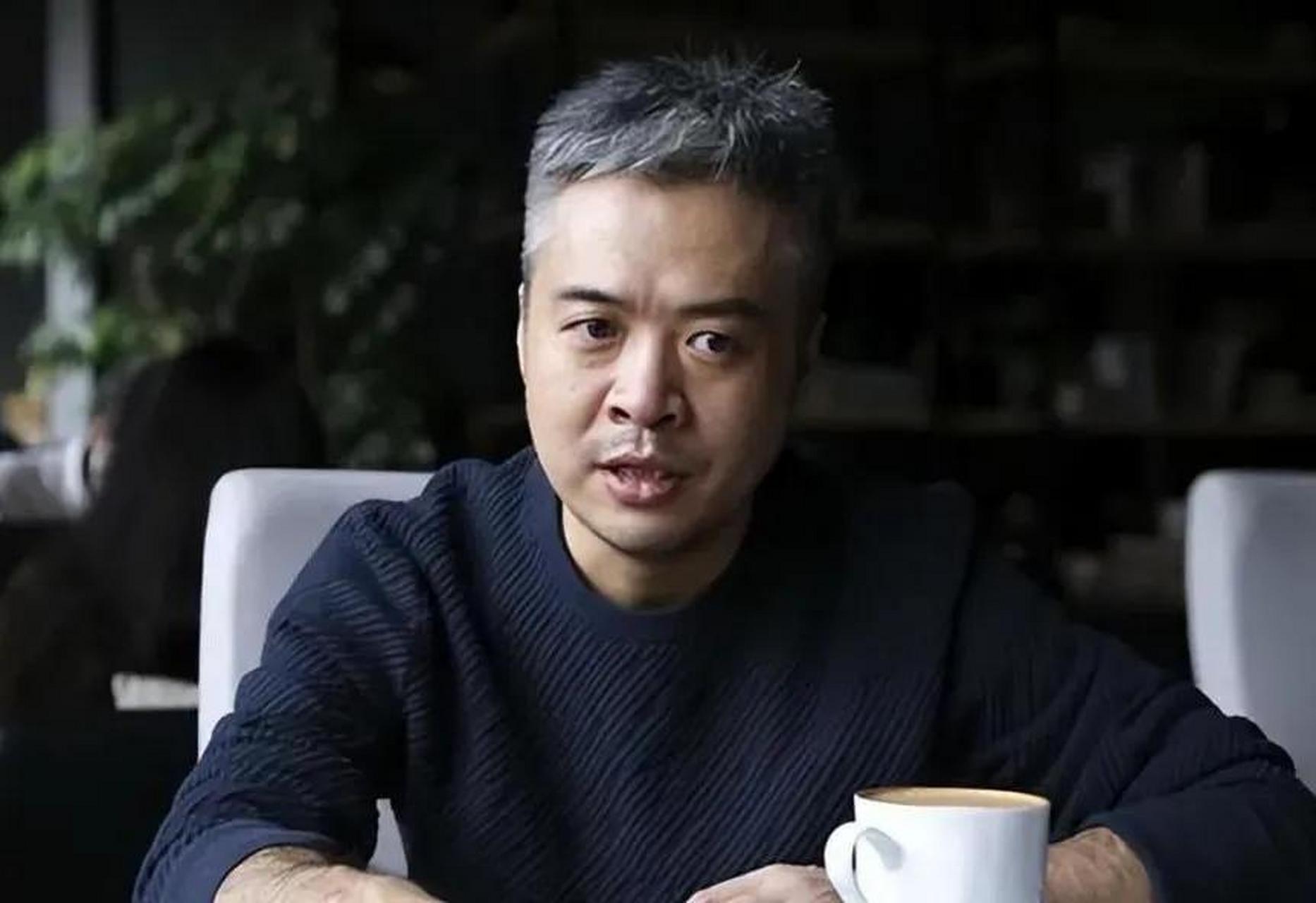 段暄是前央视《足球之夜》栏目主持人,也当过足球报道出镜记者.